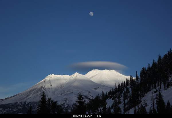 Click image for larger version

Name:	mt. shasta moo n.jpg‎
Views:	230
Size:	62.2 KB
ID:	13997