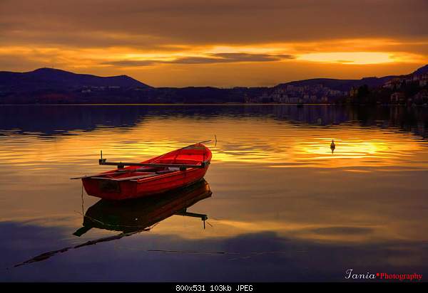 Beautiful photos from around the world.....-kastoria-greece-lake.jpg