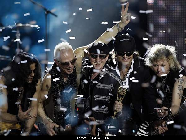 Music Awards 2010-610x.jpg