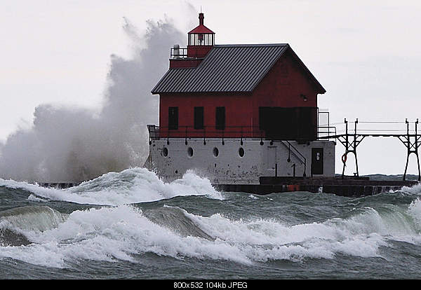 Beautiful photos from around the world.....-40-to-50-mile-per-hour-winds-really-churn-up-lake-michigan.jpg