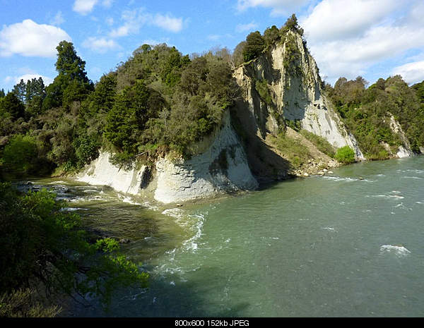 Beautiful photos from around the world.....-the-hautapu-river-joins-the-rangitiki-near-utiku..jpg