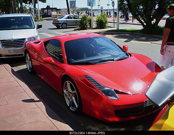 Ferrari-5138634813_8a6f148a2d_o.jpg