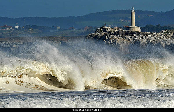 Beautiful photos from around the world.....-fuertes-vientos-del-sur-grandes-olas-en-la-tormenta.es-el-oceano-el-mar-cant-brico.-south-wind.jpg