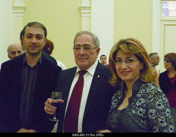 Serzh Sargsyan received Journalists...-1293645698_izobrazhenie-555000-352.jpg
