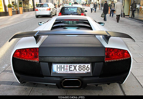 Lamborghini - самый быстрый в мире внедорожник!-5565075939_e85b543744_b.jpg