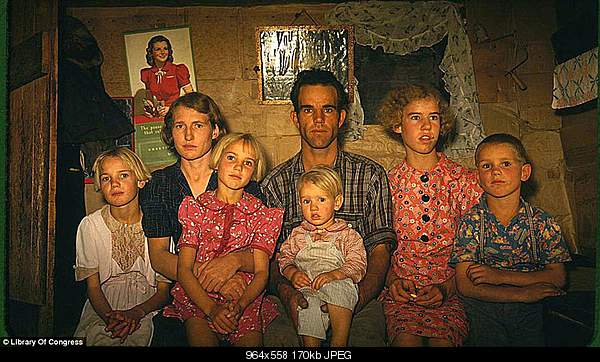 Beautiful photos from around the world.....-homesteader-and-his-family-in-pie-town-new-mexico-october-1940.jpg